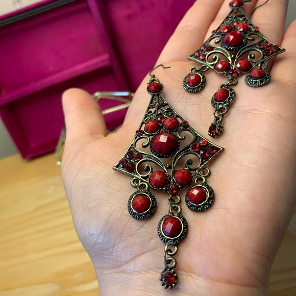 Dangling & Daring Triple Earring Set! - Picture 9 of 10